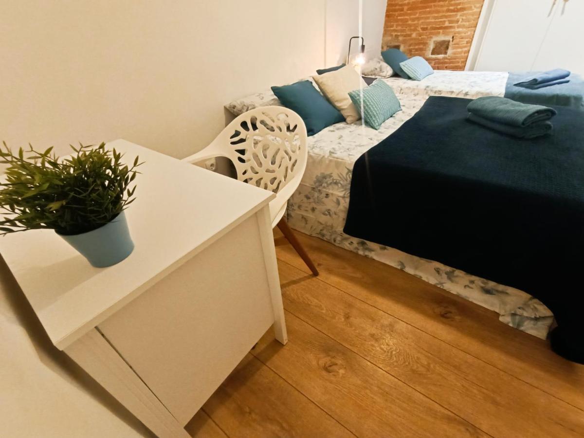 Private Rooms In Gothic Barcelona Exterior foto